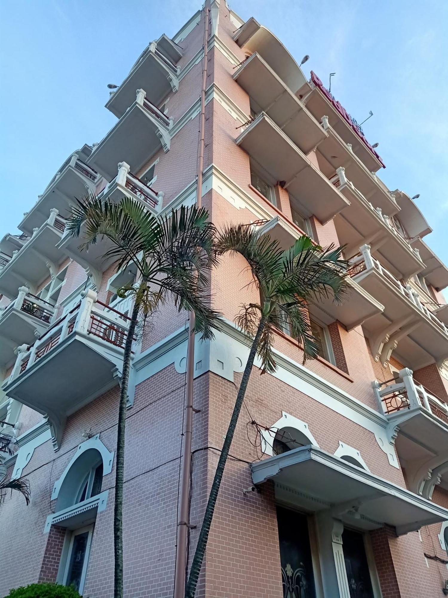 Hotel Niagara Лаванг Экстерьер фото