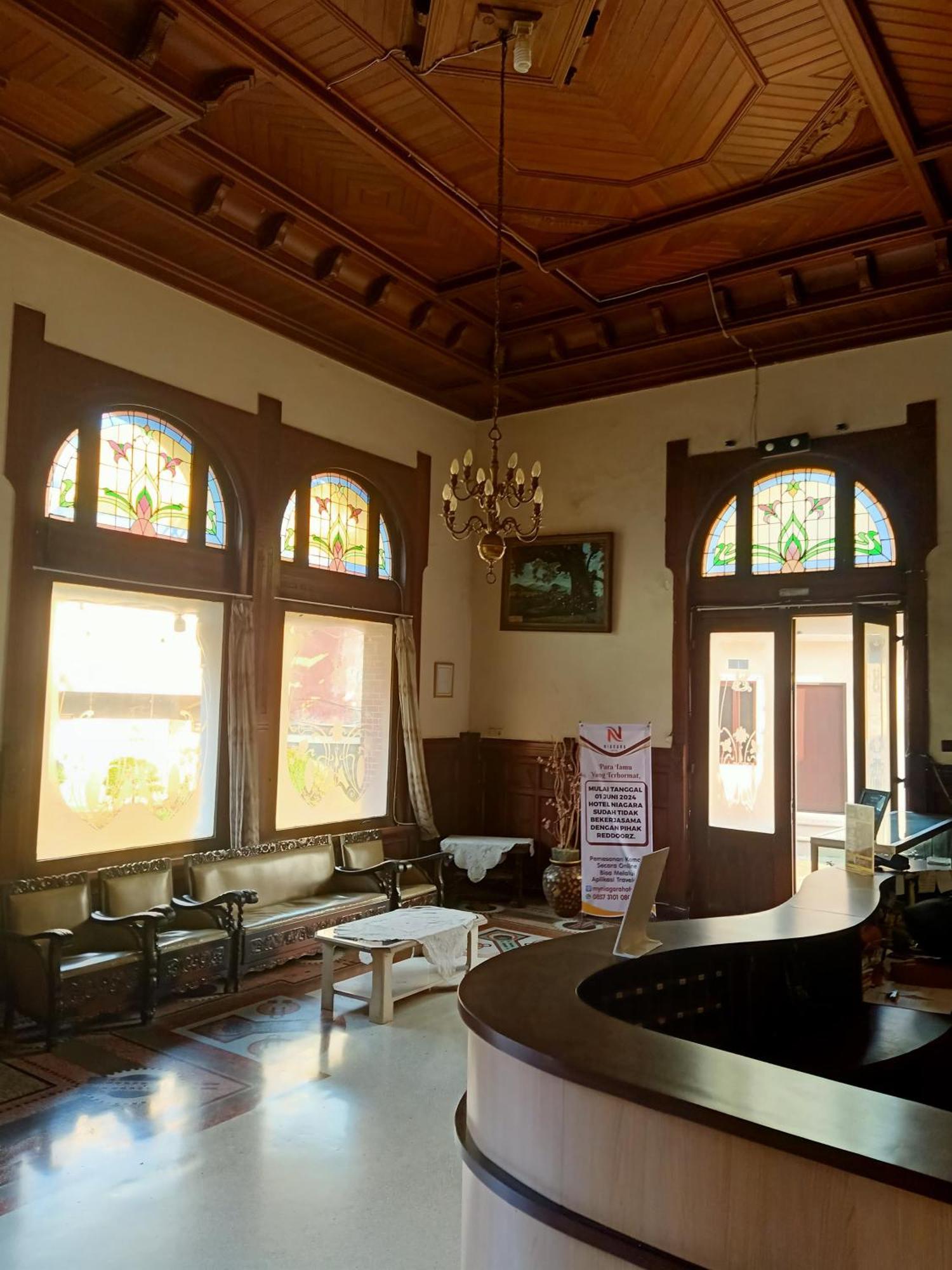 Hotel Niagara Лаванг Экстерьер фото